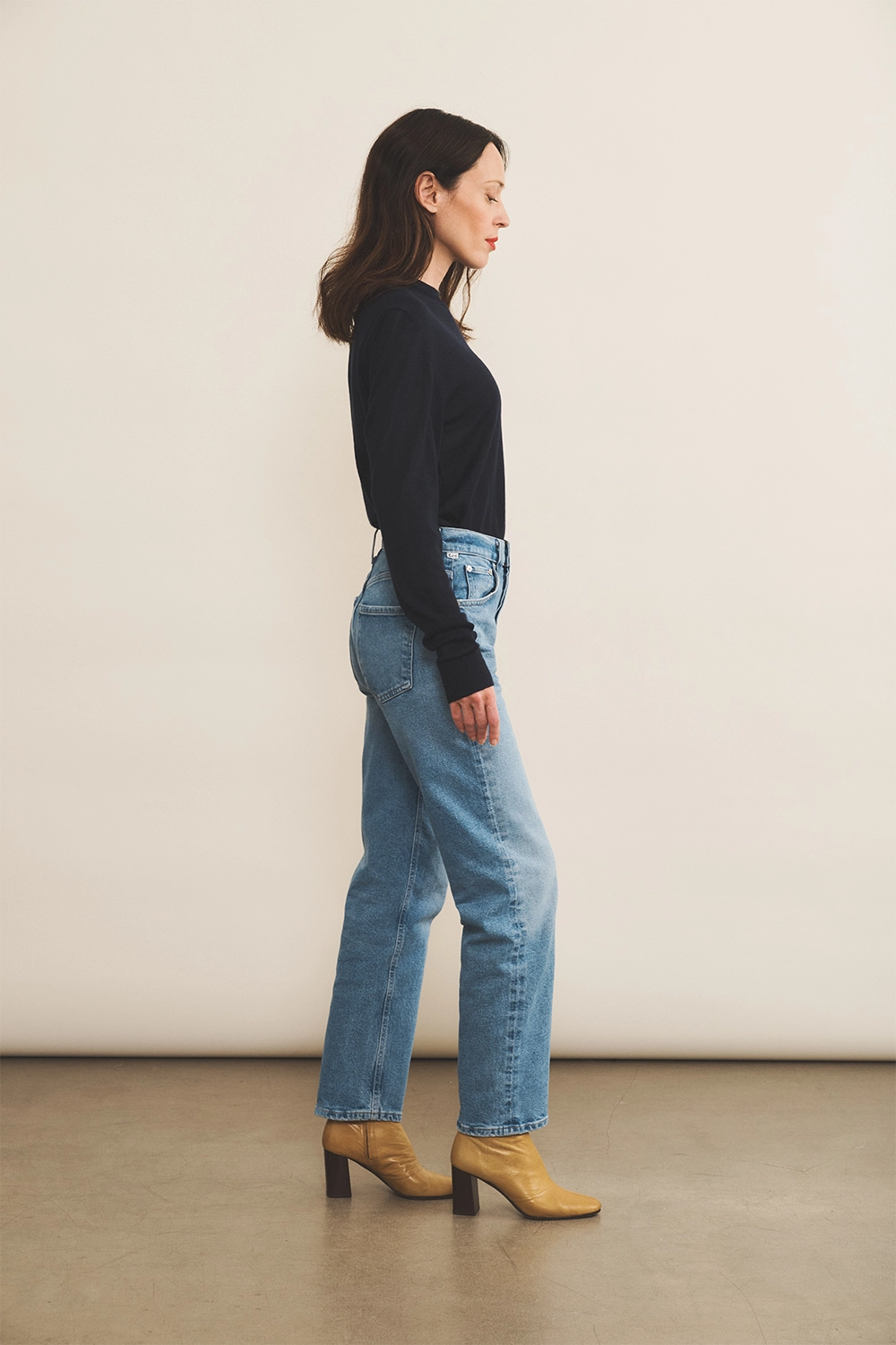 dark blue cashmere sweater women - side view | Marcel | Linnea Lund