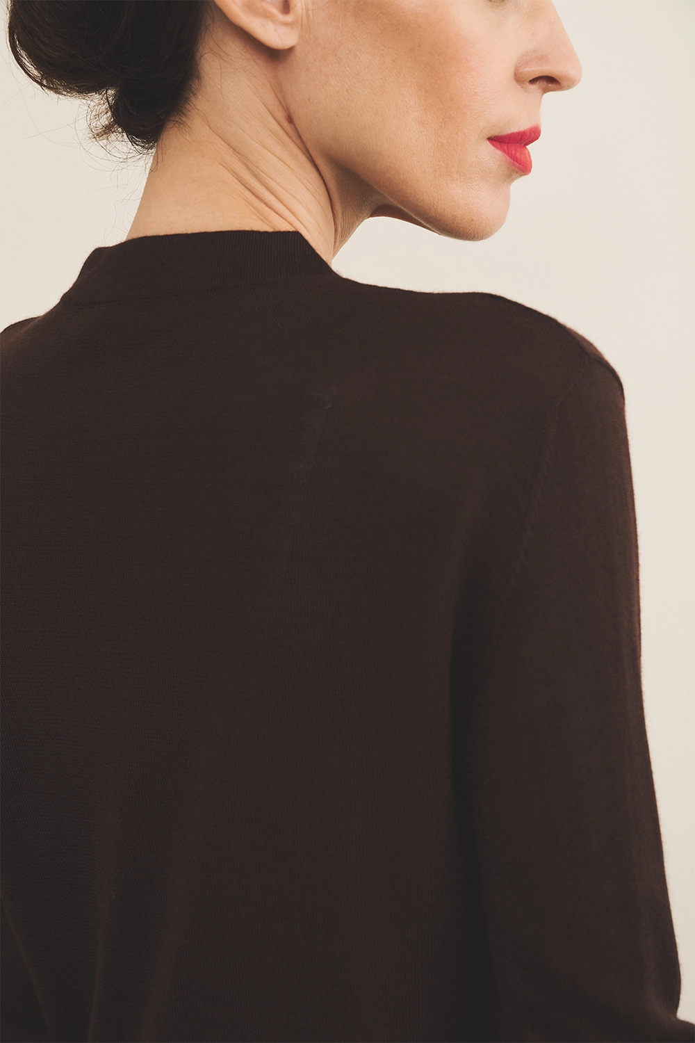 brown chocolate color cashmere tee shirt women - focus | Marcel | Linnea Lund