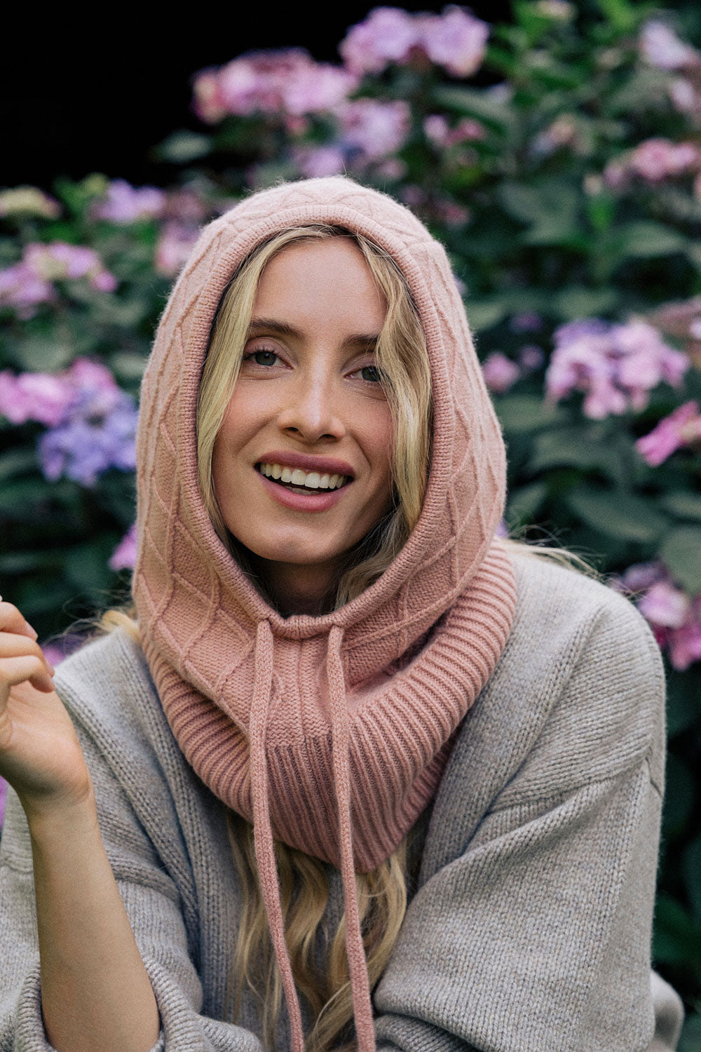 Rose gold cashmere balaclava | Marine | Linnea Lund