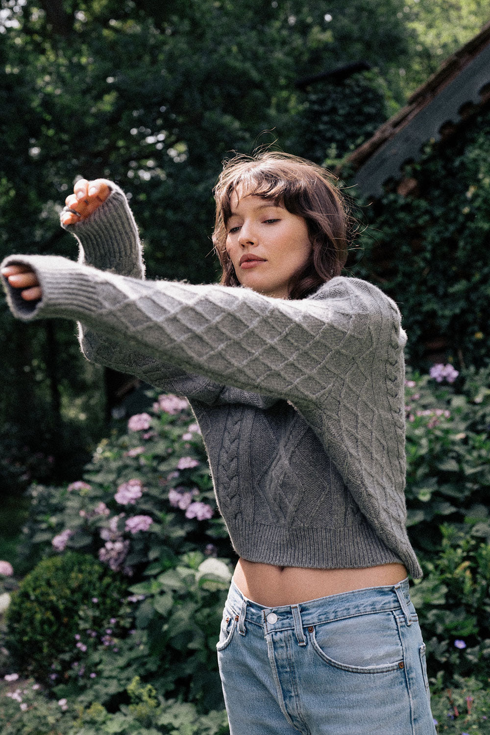 Grey cable knit cashmere sweater for women | Mila | Linnea Lund