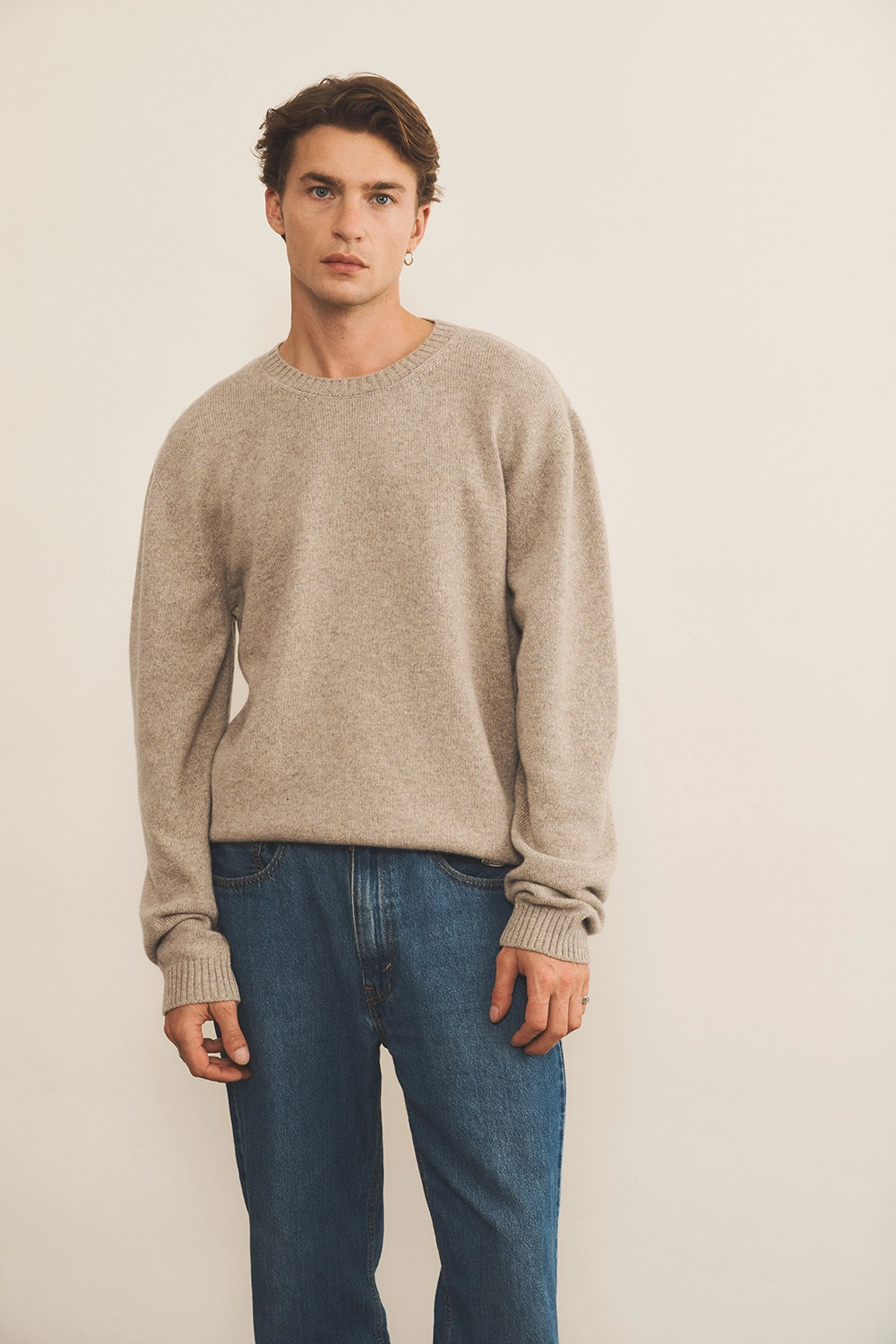 Beige men cashmere sweater - front view | Mimmi | Linnea Lund