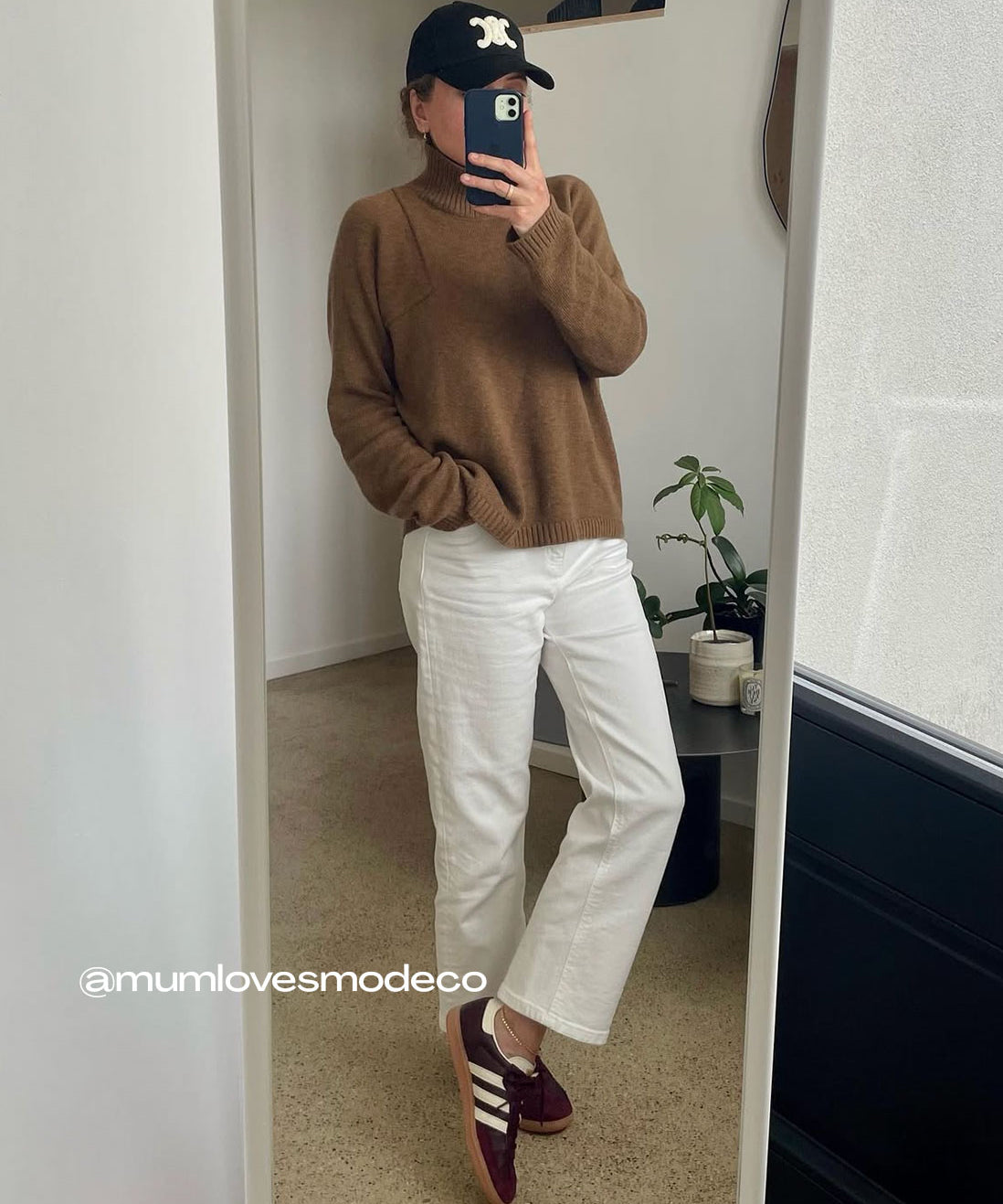 Pauline influencer "mumlovesmodeco" wearing the Linnea Lund cashmere sweater Charlotte