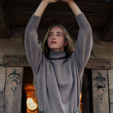 Turtleneck oversize brown cashmere sweater | Nathalie | Linnea Lund