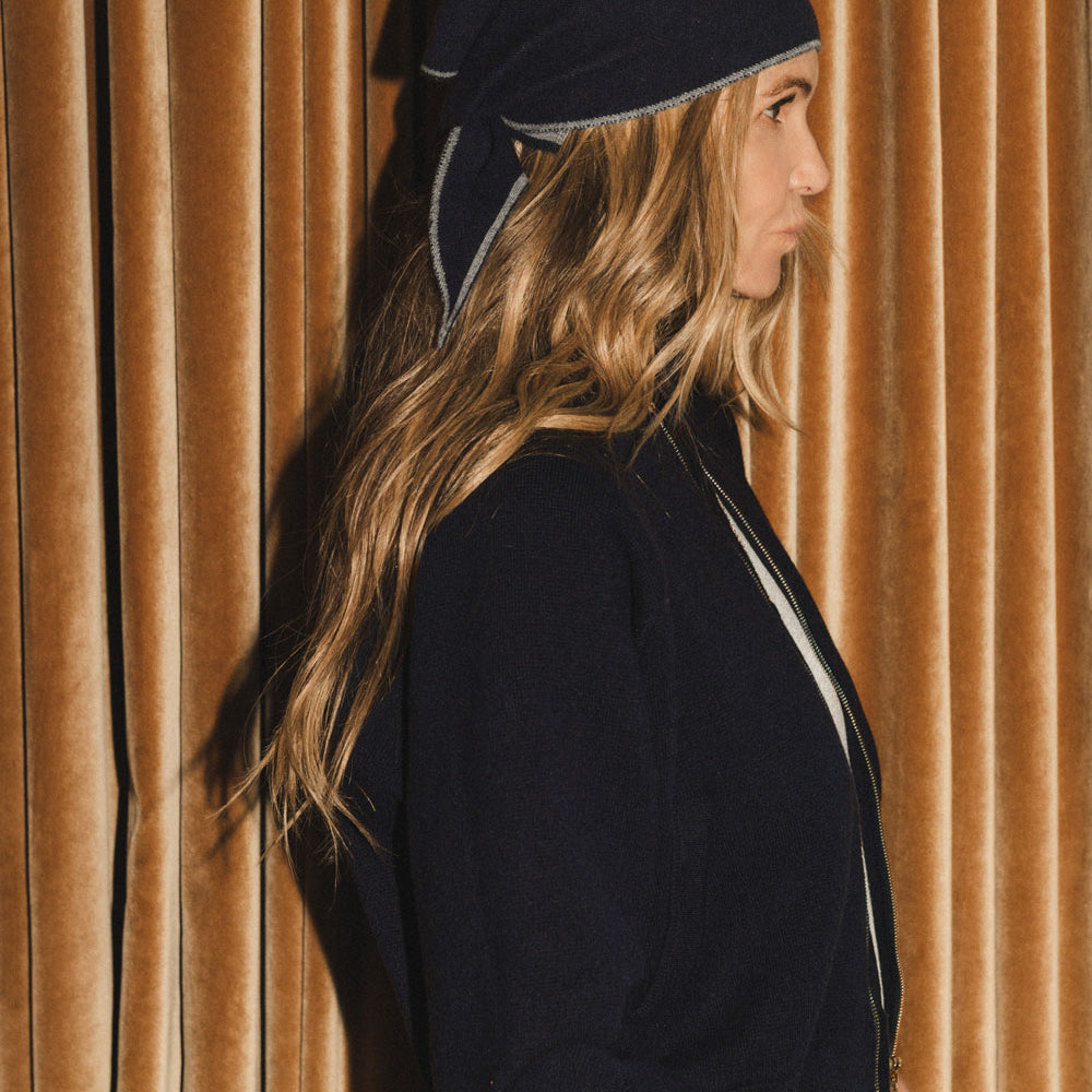 Navy reversible cashmere scarf | Elle Macpherson x Linnea Lund