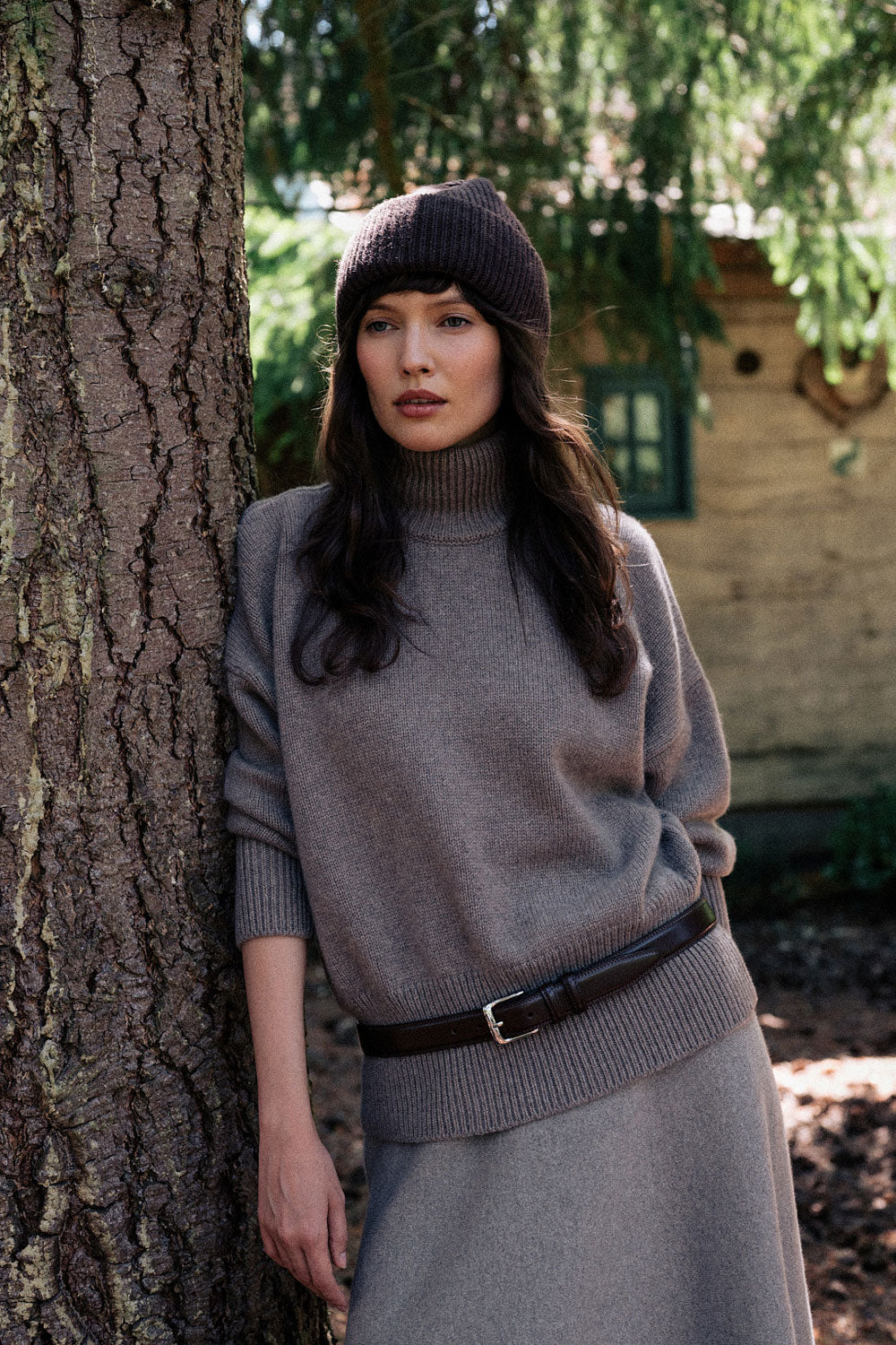Turtleneck brown cashmere oversize sweater | Nina | Linnea Lund