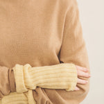 light yellow cashmere mittens for women - focus | Noah | Linnea Lund