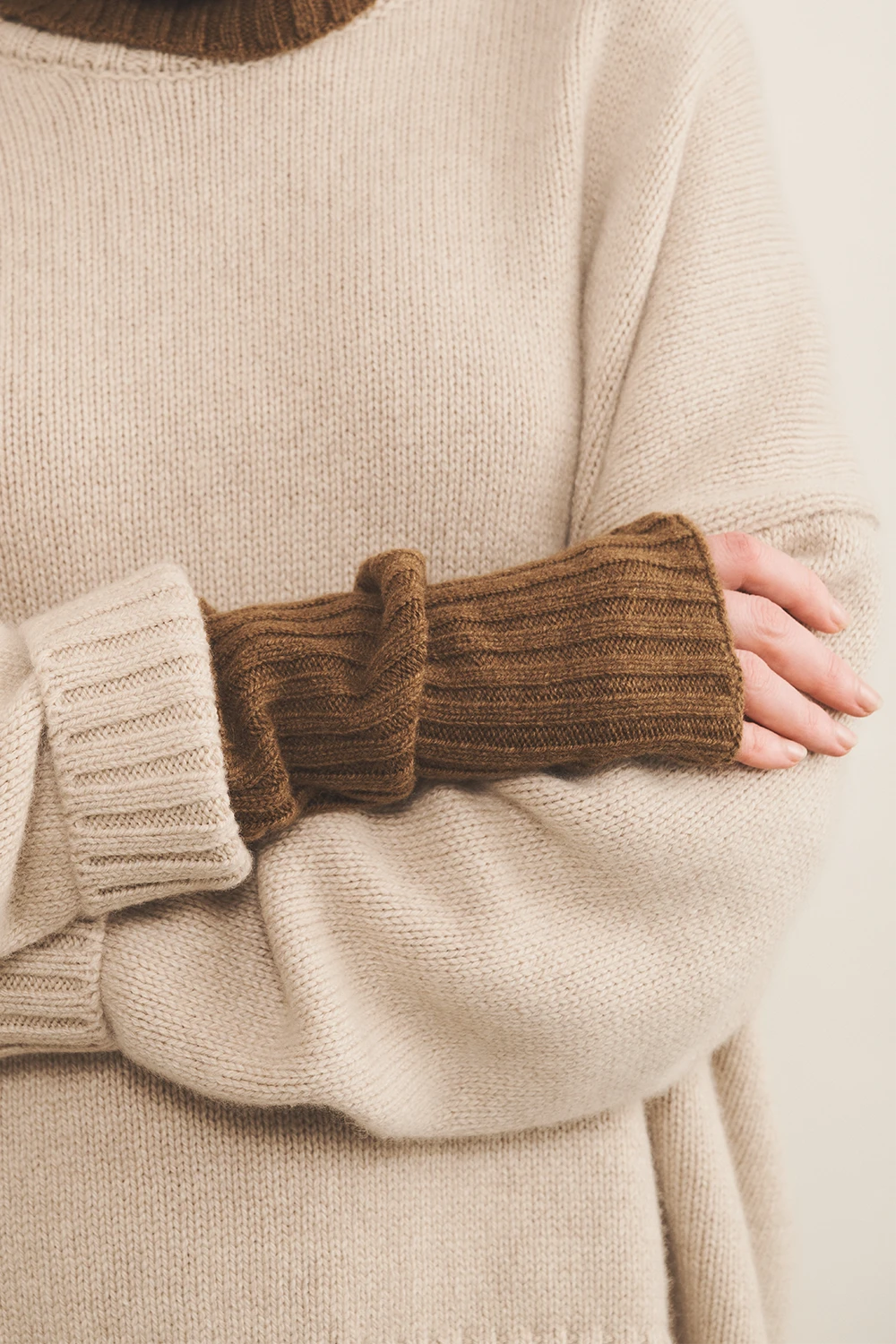 brown cashmere mittens for women | Noah | Linnea Lund