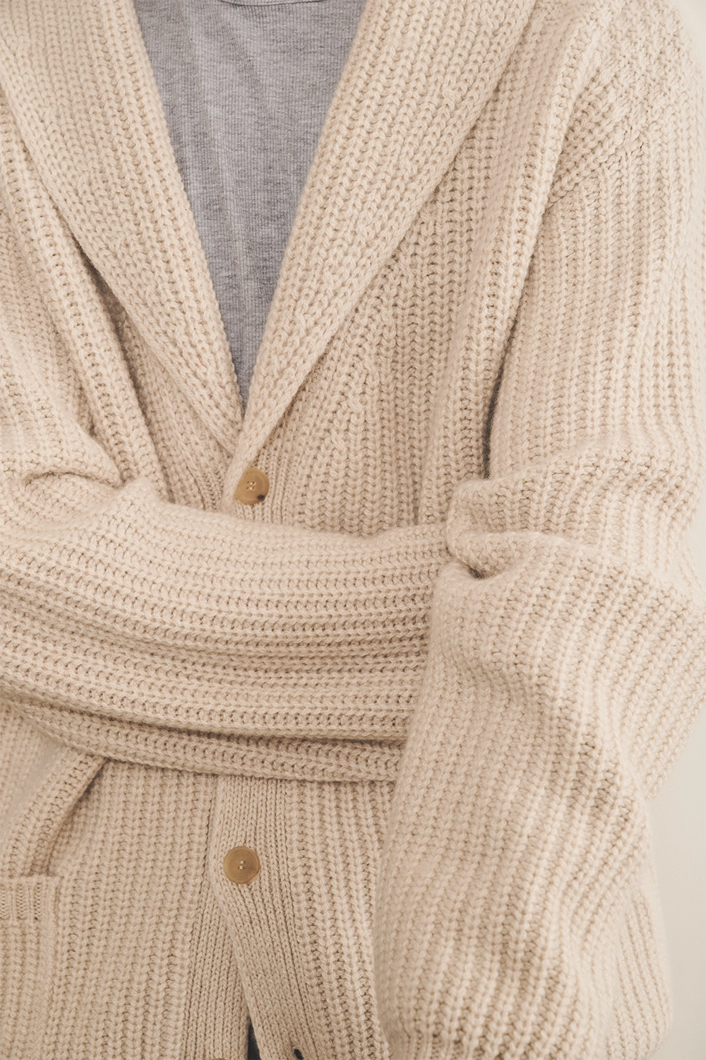 beige cashmere cardigan men - focus | Philippe | Linnea Lund