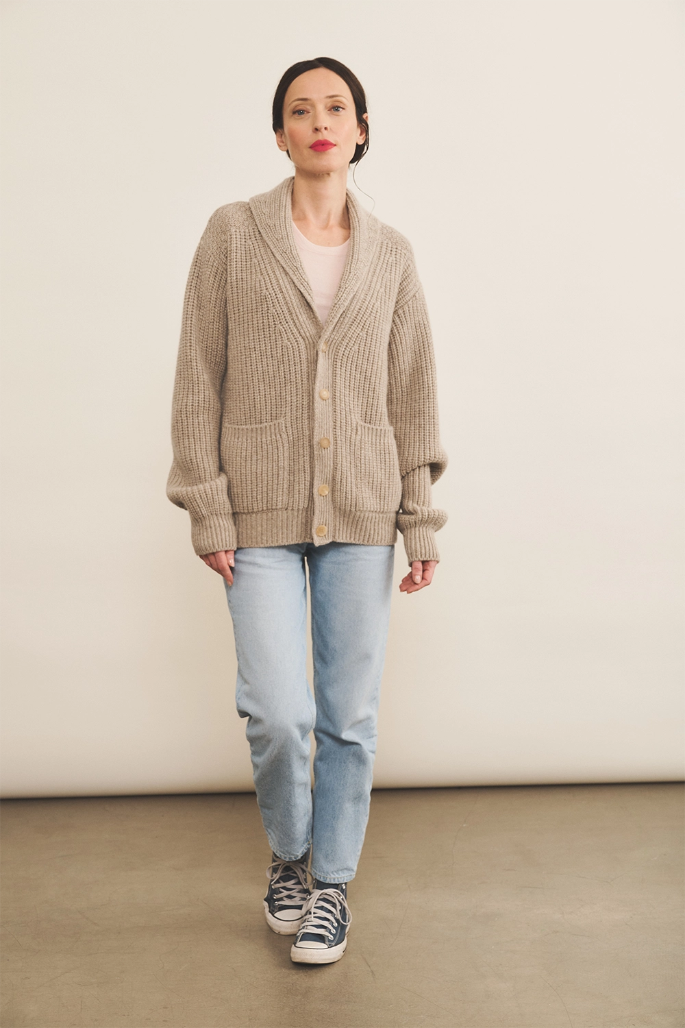 greige cashmere cardigan women - look | Philippe | Linnea Lund