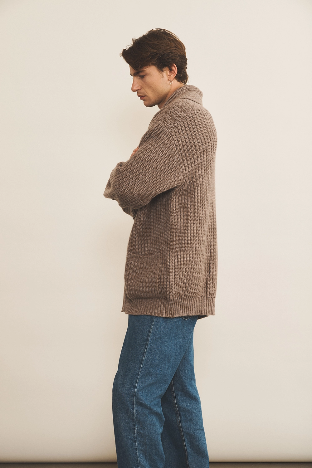 taupe cashmere cardigan men - side view | Philippe | Linnea Lund