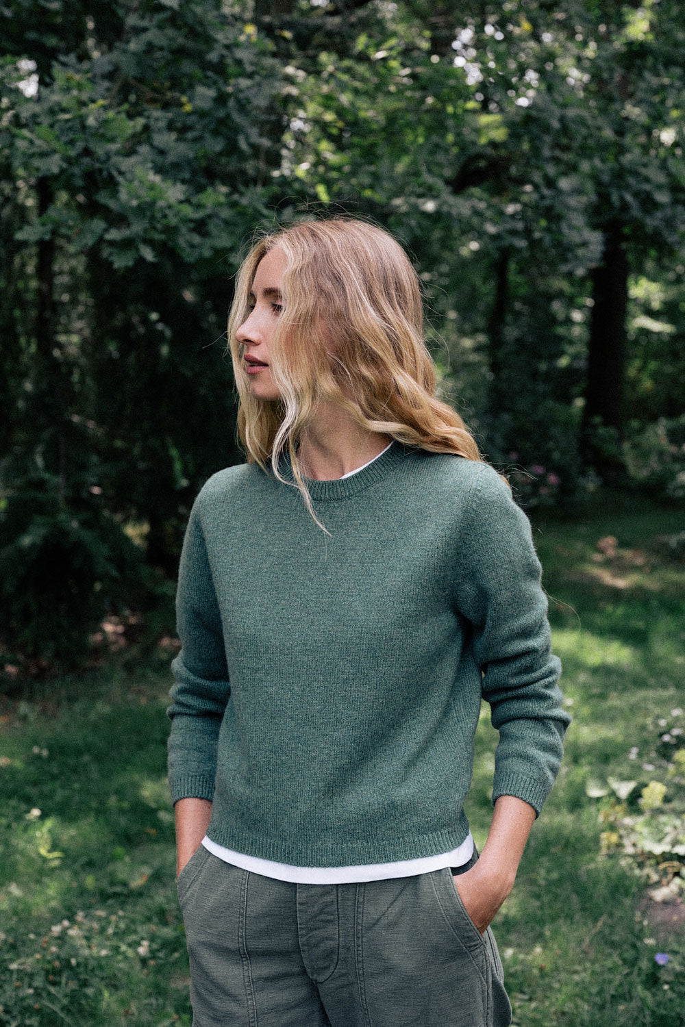 Green cropped cashmere sweater crewneck | Pia | Linnea Lund