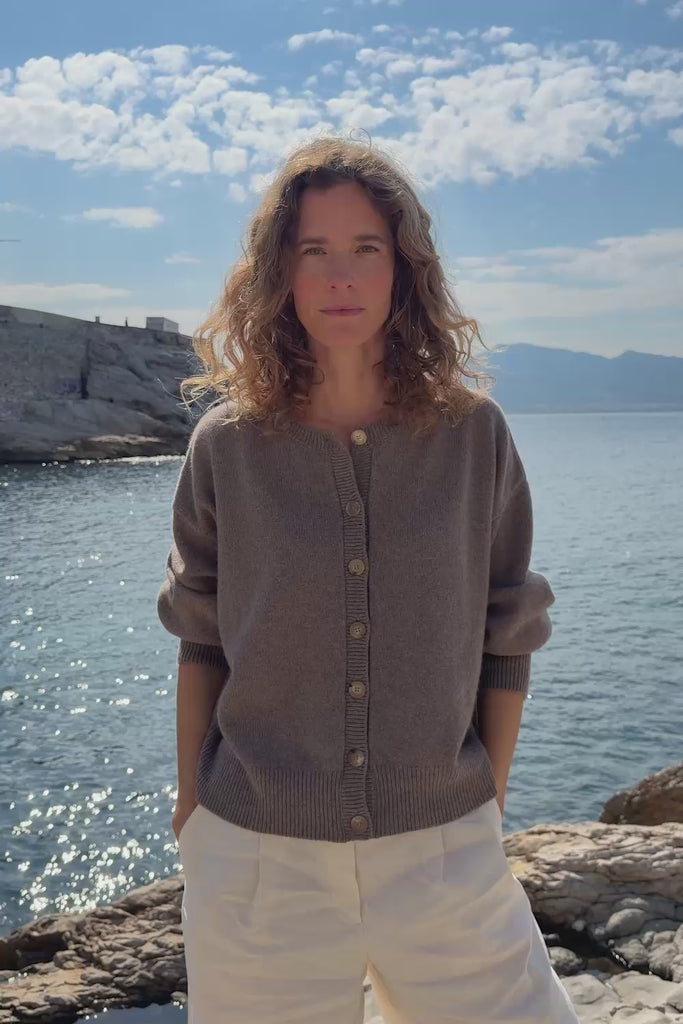 Oversized thick brown cashmere cardigan | Gabriella | Linnea Lund