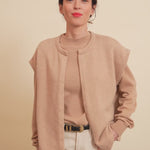 Cashmere sleeveless cardigan women nude beige - video | Théo | Linnea Lund
