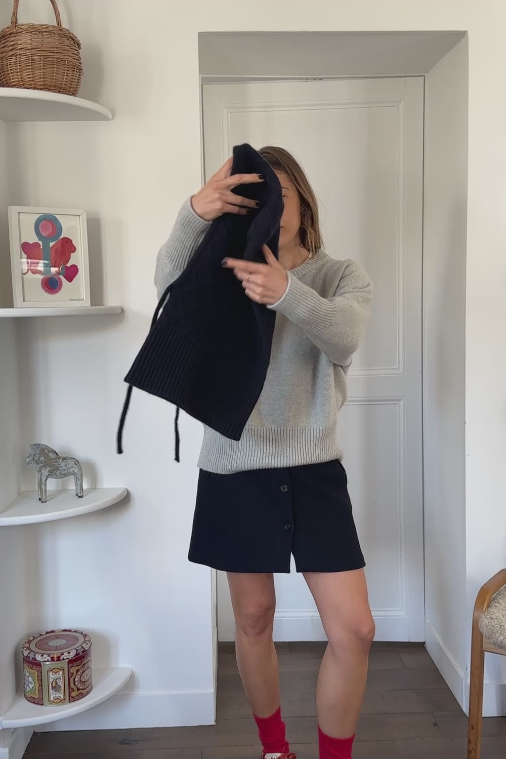 Midnight blue cashmere balaclava with diamond pattern video | Marine | Linnea Lund