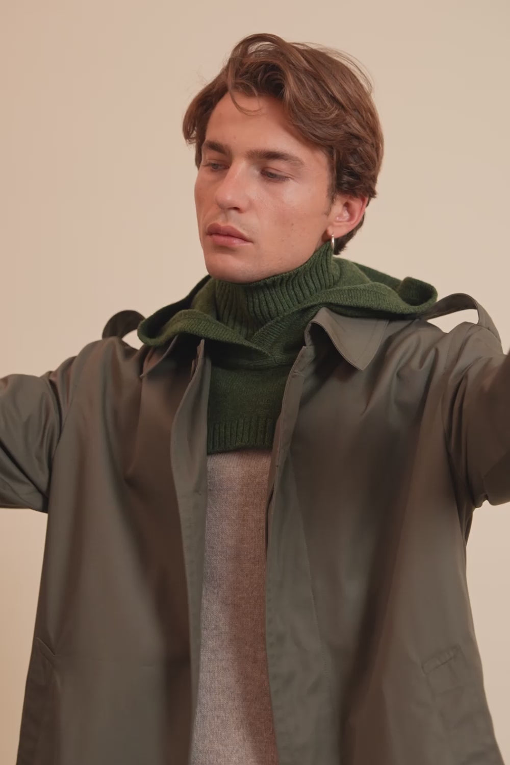 dark green hooded cashmere collar  men - video | Gilles | Linnea Lund