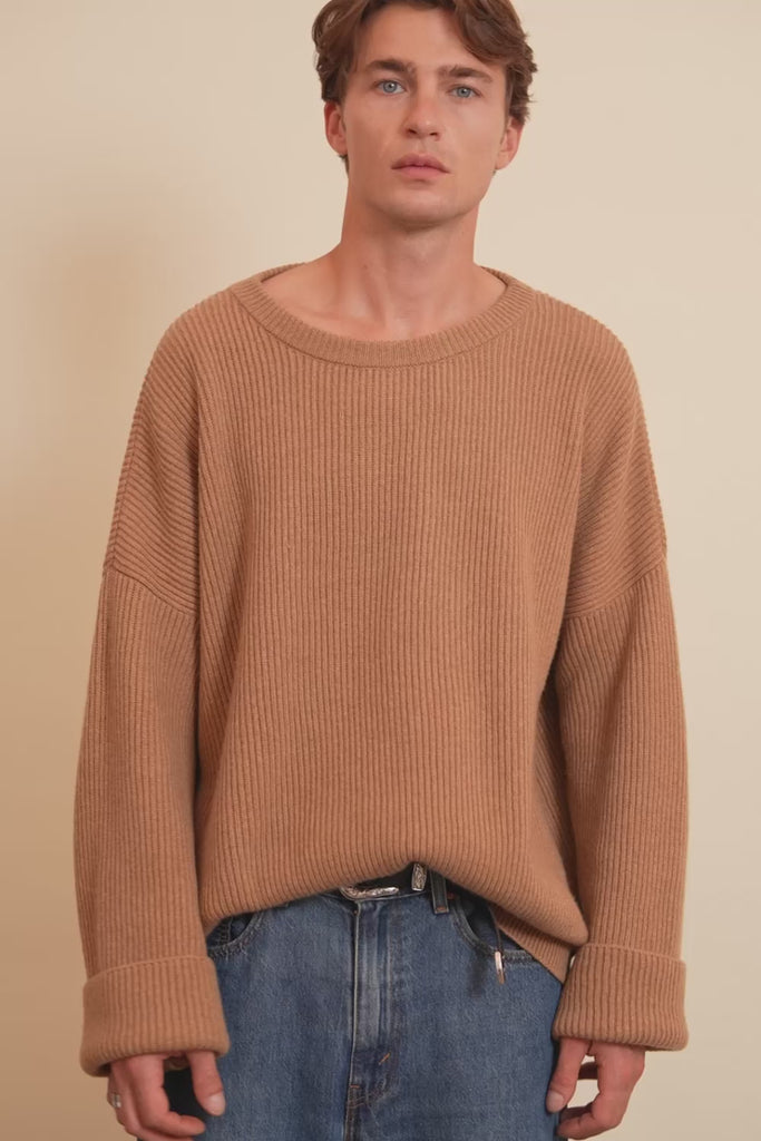 Ribbed camel brown men cashmere sweater - video | Edward | Linnea Lund