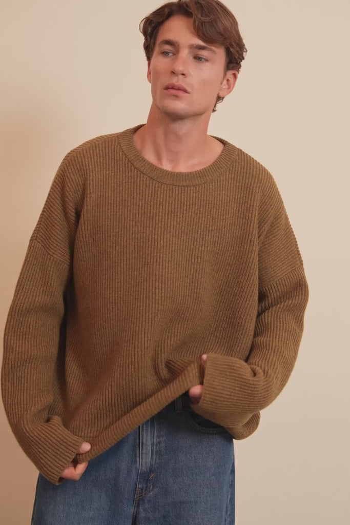 Ribbed ocher green men cashmere sweater - video | Edward | Linnea Lund