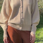 Beige cashmere women cardigan - video | Gabriella | Linnea Lund