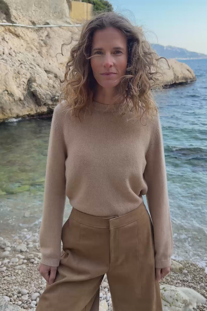 Sand beige cropped cashmere sweater crewneck | Pia | Linnea Lund