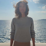 Light grey cropped cashmere sweater crewneck - packshot | Pia | Linnea Lund