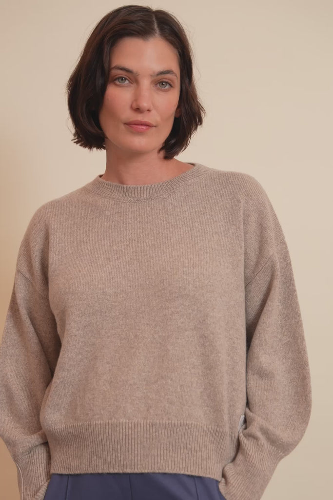 Cashmere sweater women beige - video | Sarah | Linnea Lund