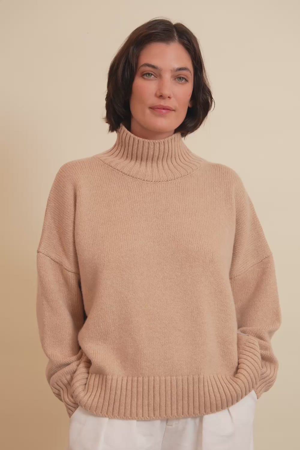 light camel color cashmere sweater women - video | Christina | Linnea Lund
