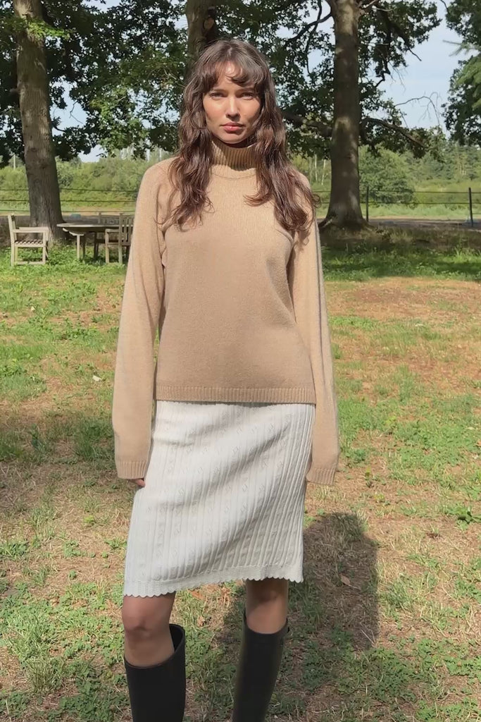 Turtleneck beige cashmere women sweater | Charlotte | Linnea Lund