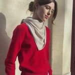 Beige triangle cashmere scarf - video | Liv | Linnea Lund