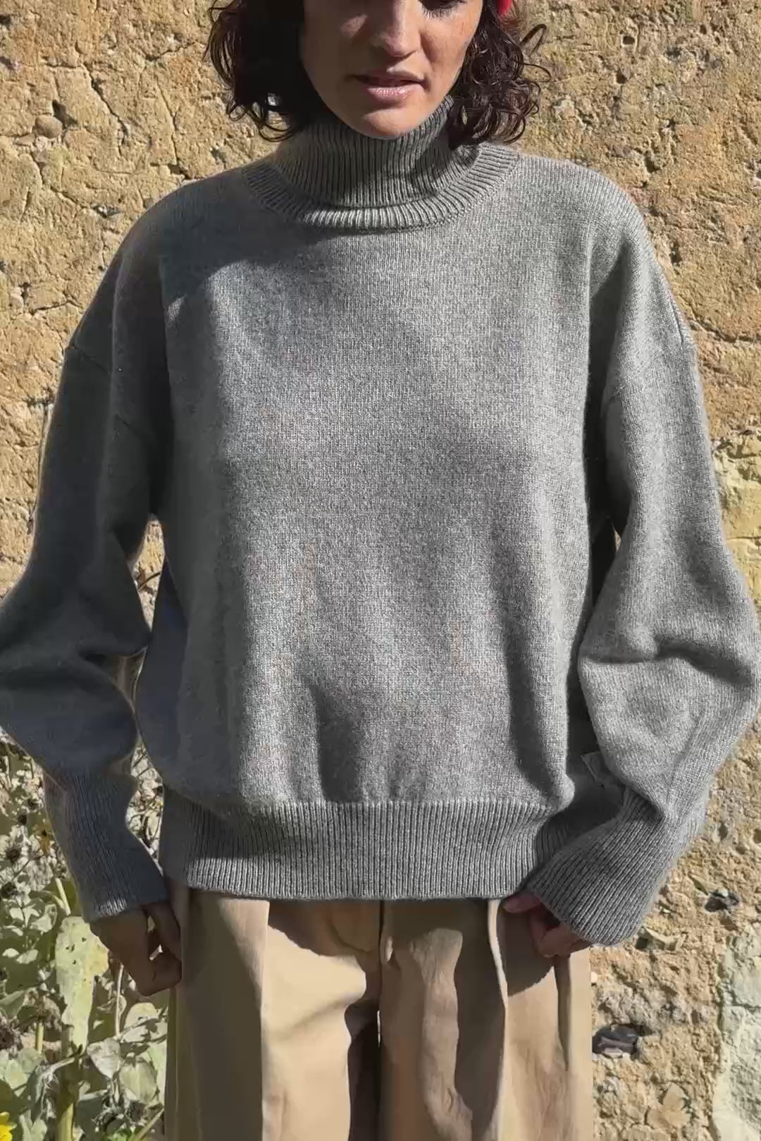 grey cashmere sweater women - video | Nathalie | Linnea Lund
