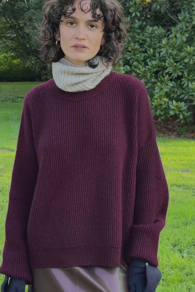 burgundy cashmere sweater women - video | Edward | Linnea Lund
