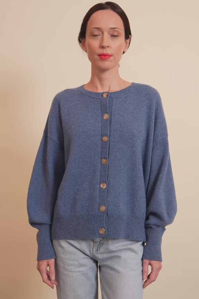 Cashmere cardigan women blue - video | Gabriella | Linnea Lund