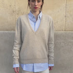 Beige deep v neck cashmere sweater for women | Cadaques | Linnea Lund