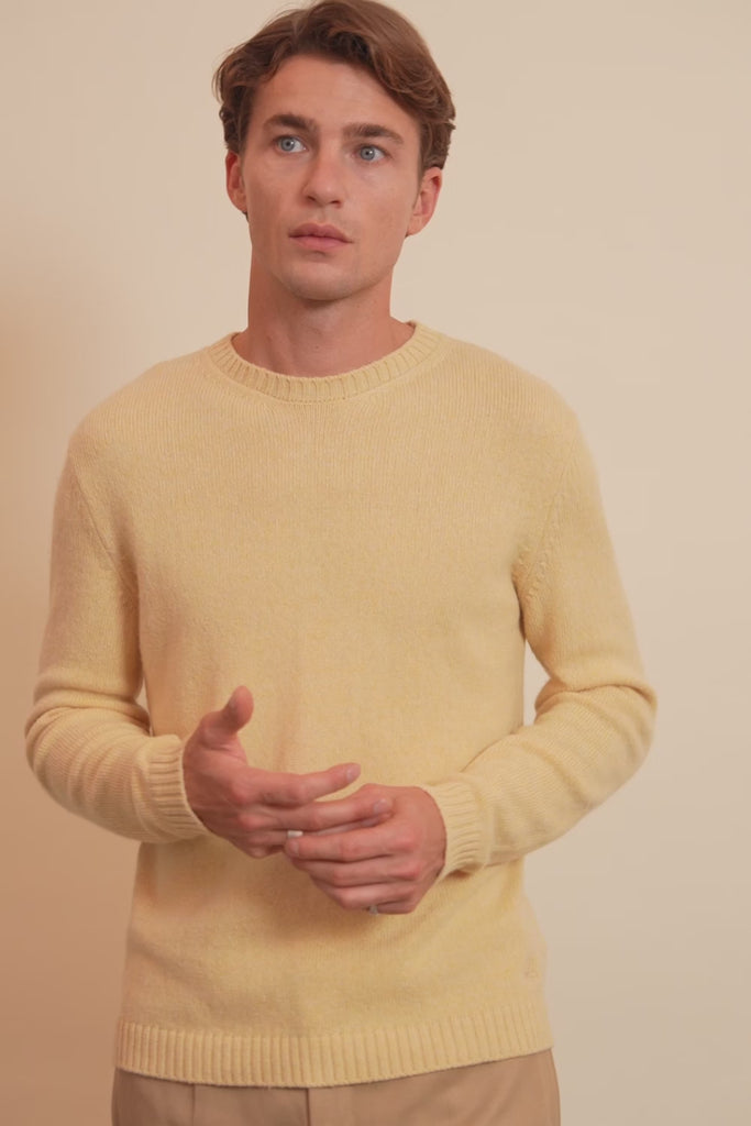 yellow men cashmere sweater - video| Mimmi | Linnea Lund