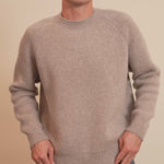 Greige cashmere sweater men - video | Sergio | Linnea Lund