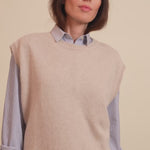Cashmere sleeveless cardigan women beige - video | Berit | Linnea Lund