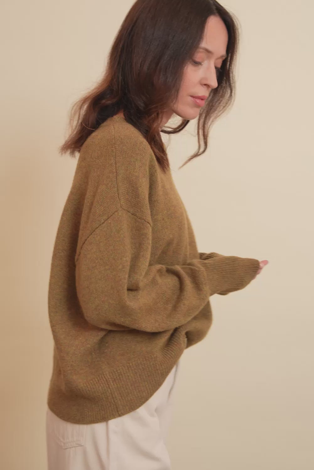 green tobacco cashmere sweater women - video | Sarah | Linnea Lund
