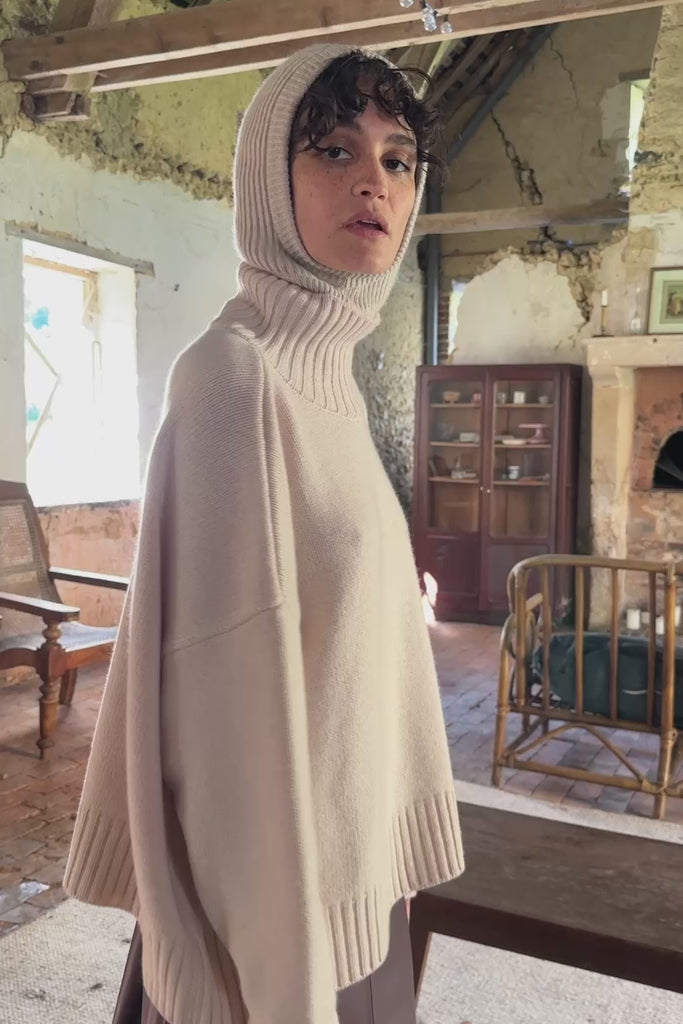 powder pink cashmere sweater women - video | Christina | Linnea Lund
