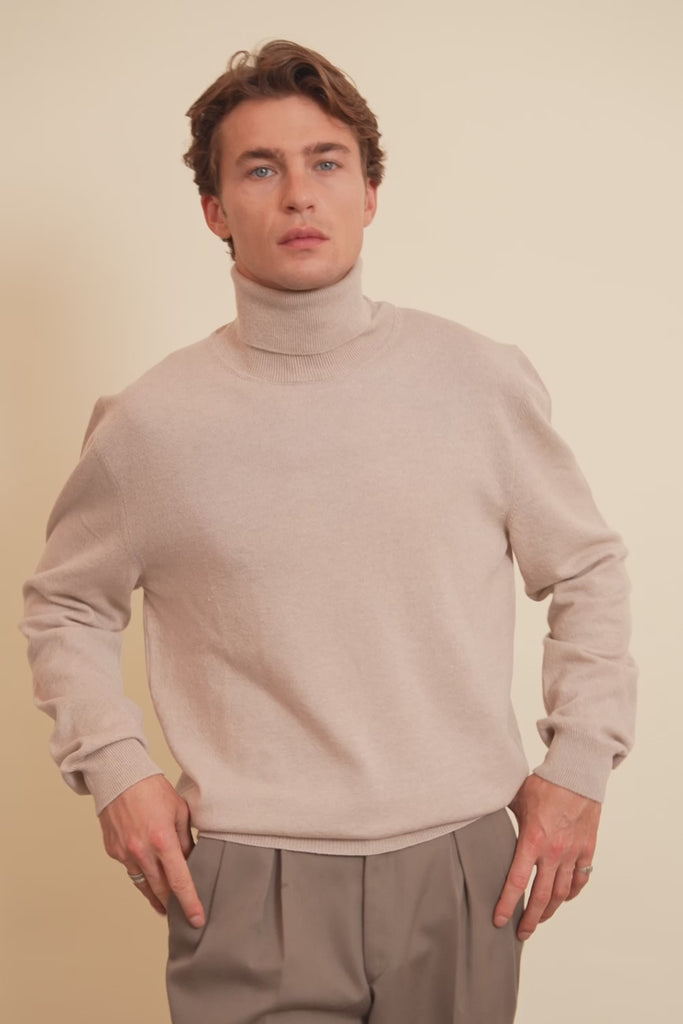 Cream light men cashmere sweater - video| Jim | Linnea Lund