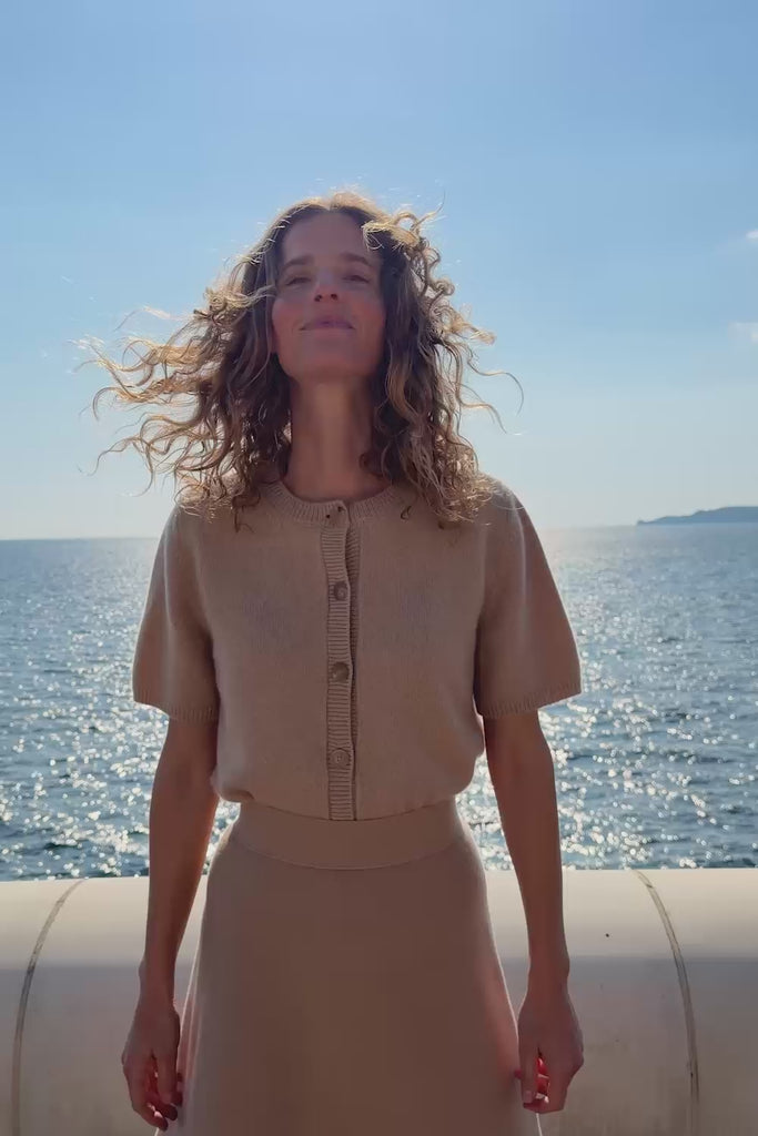 Short sleeves beige cashmere cardigan | Clara | Linnea Lund