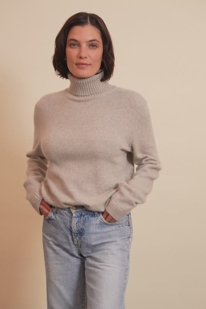 light grey cashmere sweater women - video | François | Linnea Lund