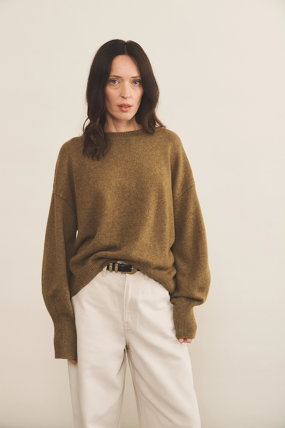 green tobacco cashmere sweater women - front view | Sarah | Linnea Lund