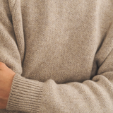 Greige cashmere sweater men - focus view | Sergio | Linnea Lund
