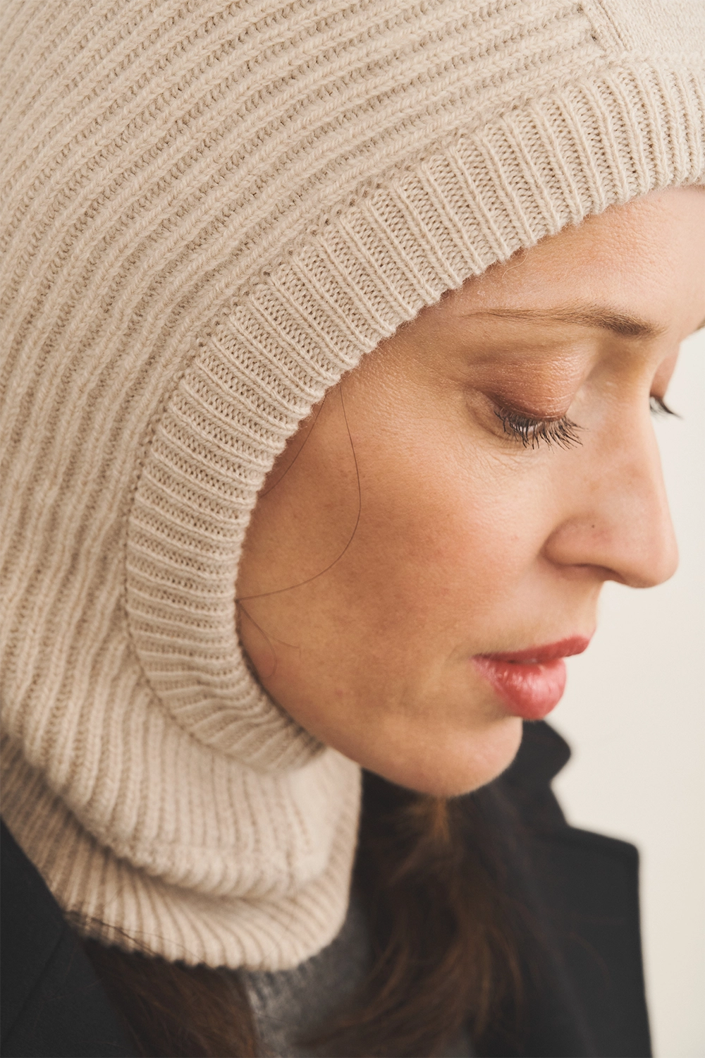 Beige balaclava unisex - focus | Snoflinga | Linnea Lund