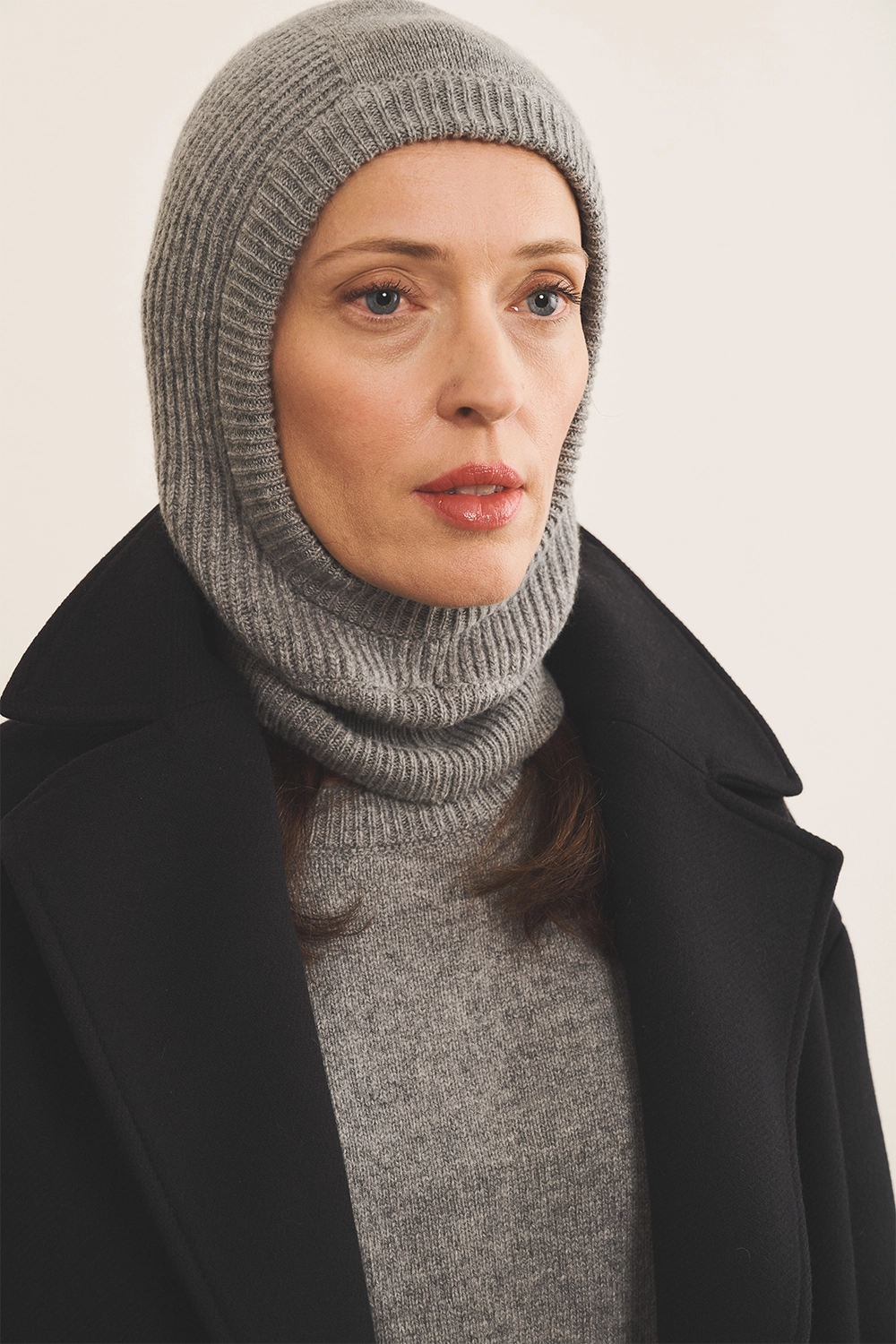 Grey balaclava unisex - side view | Snoflinga | Linnea Lund