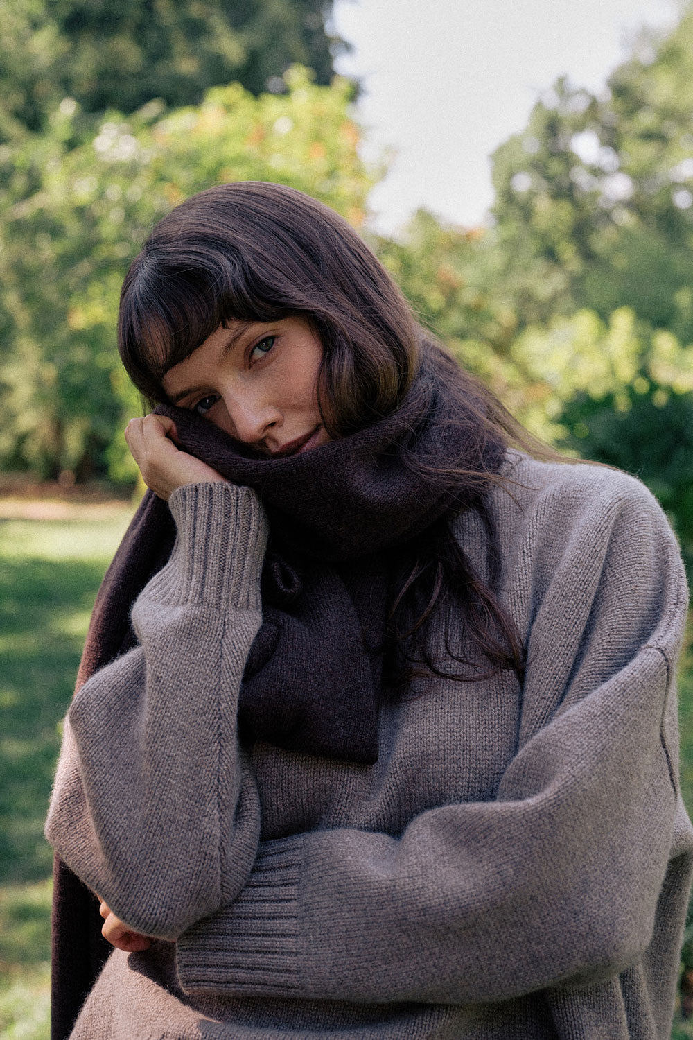 Dark brown rectangular cashmere scarf | Susanne | Linnea Lund