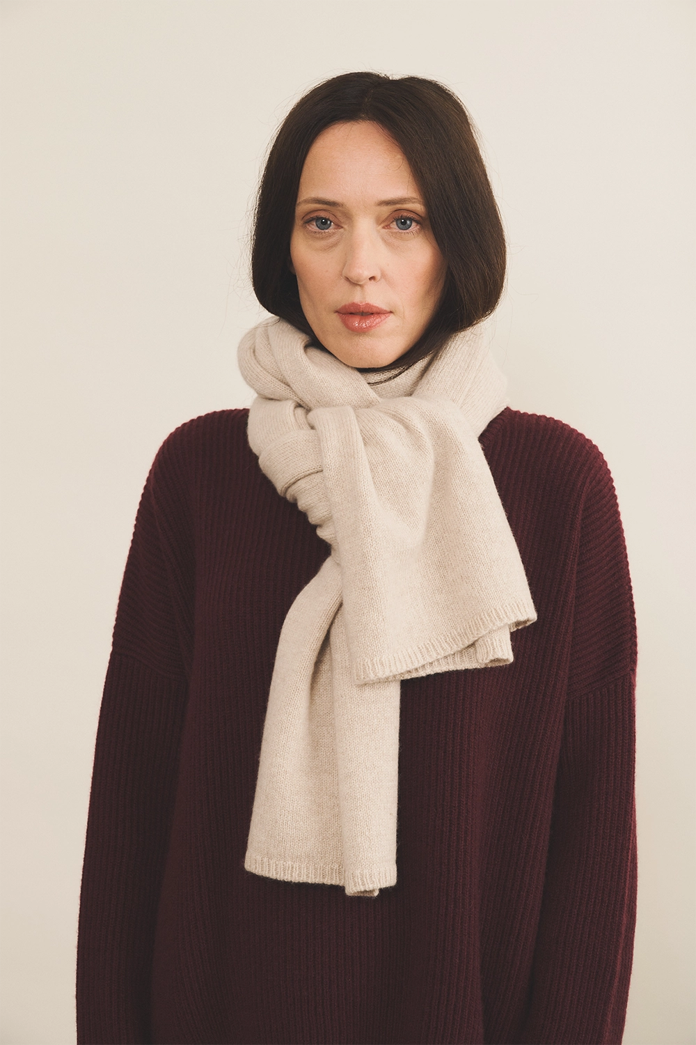 beige scarf cashmere - front view | Susanne | Linnea Lund