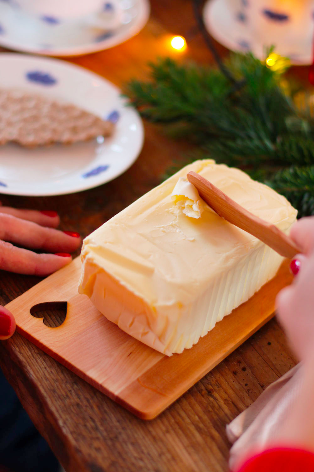 Swedish Alder Wood Sandwich Plate with Butter Knife | Linnea Lund 