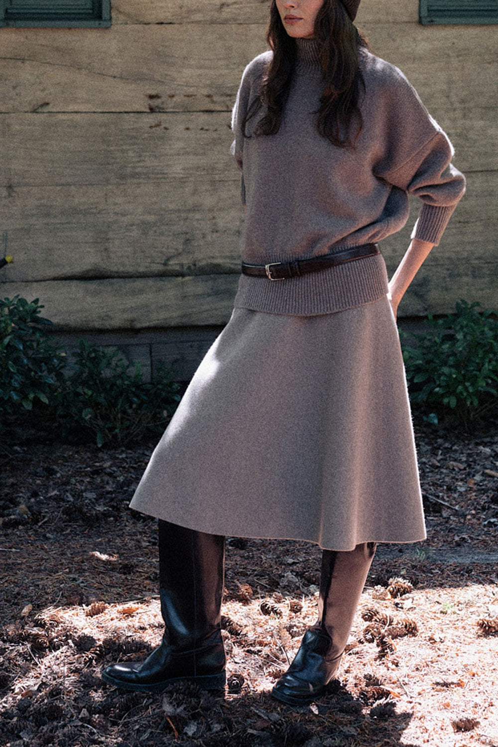 Timeless cashmere midi skirt light brown | Sylvie | Linnea Lund