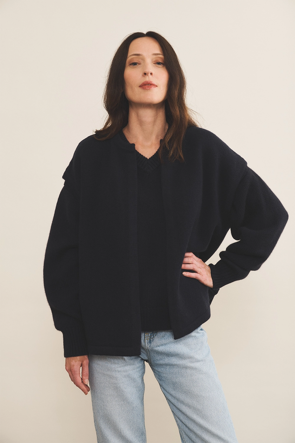Cashmere sleeveless cardigan women dark blue - front | Théo | Linnea Lund