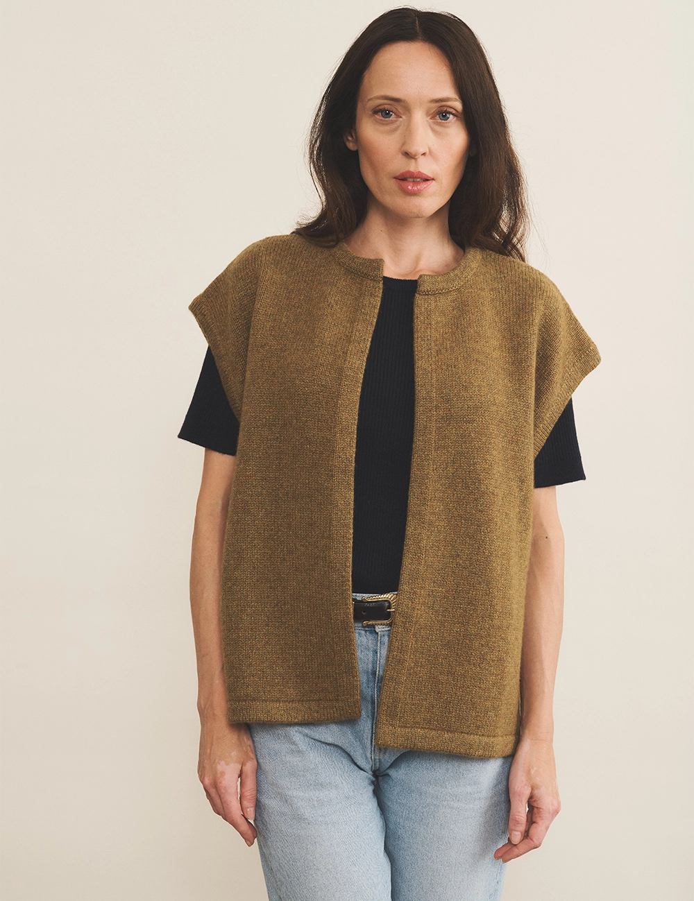 Cashmere sleeveless cardigan women green tobacco - front | Théo | Linnea Lund